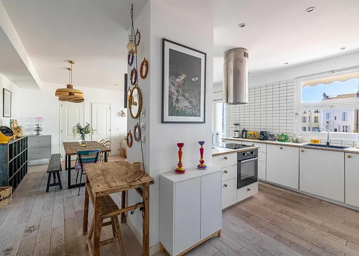 Superb Flat - 2br- 4 P - *