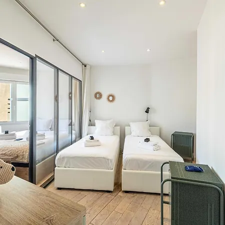 Superb Flat - 2br- 4 P -